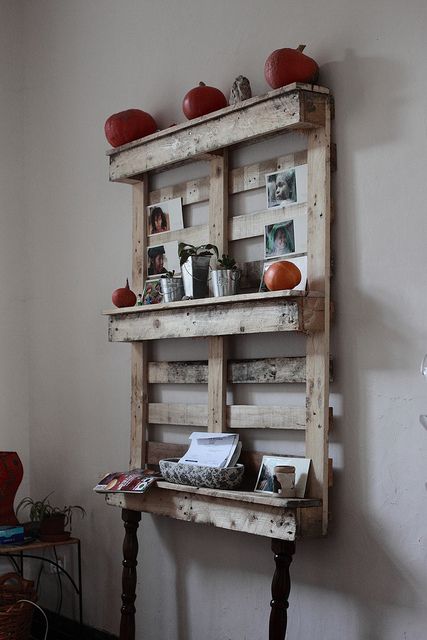 Create pallet shelves! here are 20 ideas... Mensole con pallet