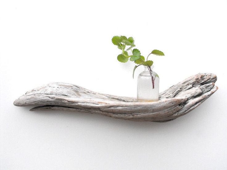 étagères en bois flotté! Voici 11 idées pour vous inspirer...
