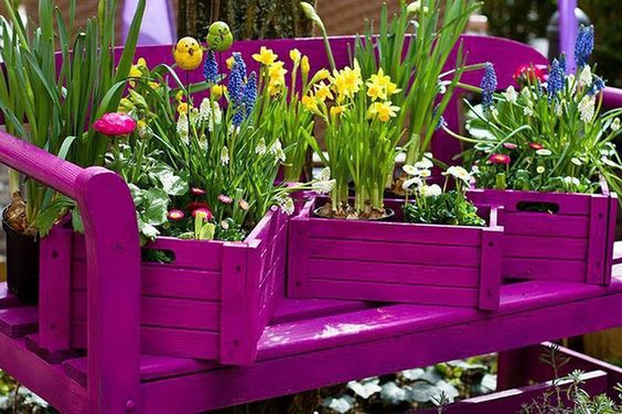 Decorare il giardino con le cassette di legno