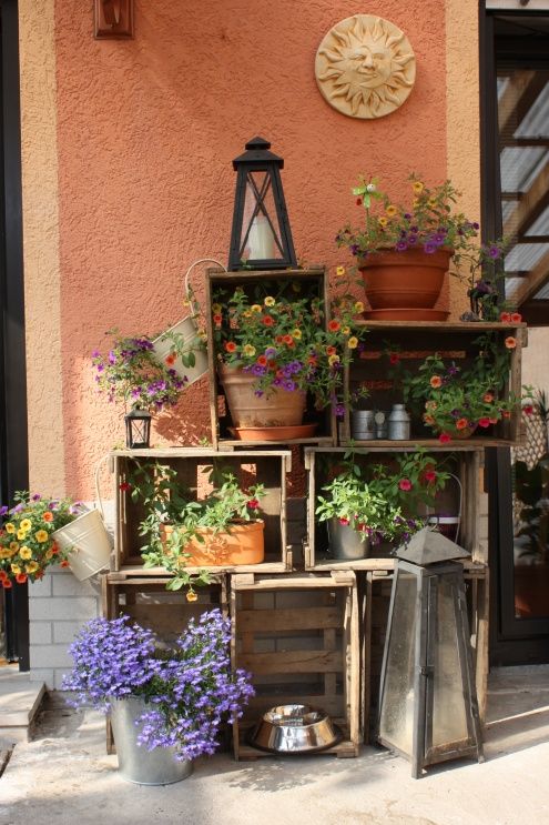 Décorer le jardin avec des cagettes en bois