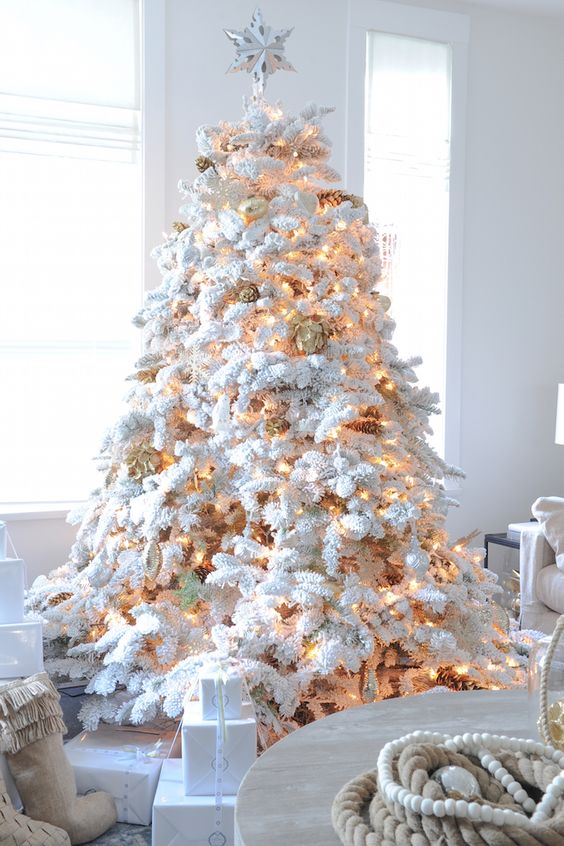Un Sapin de Noël enneigé cette année? En voici 15 pour vous inspirer...