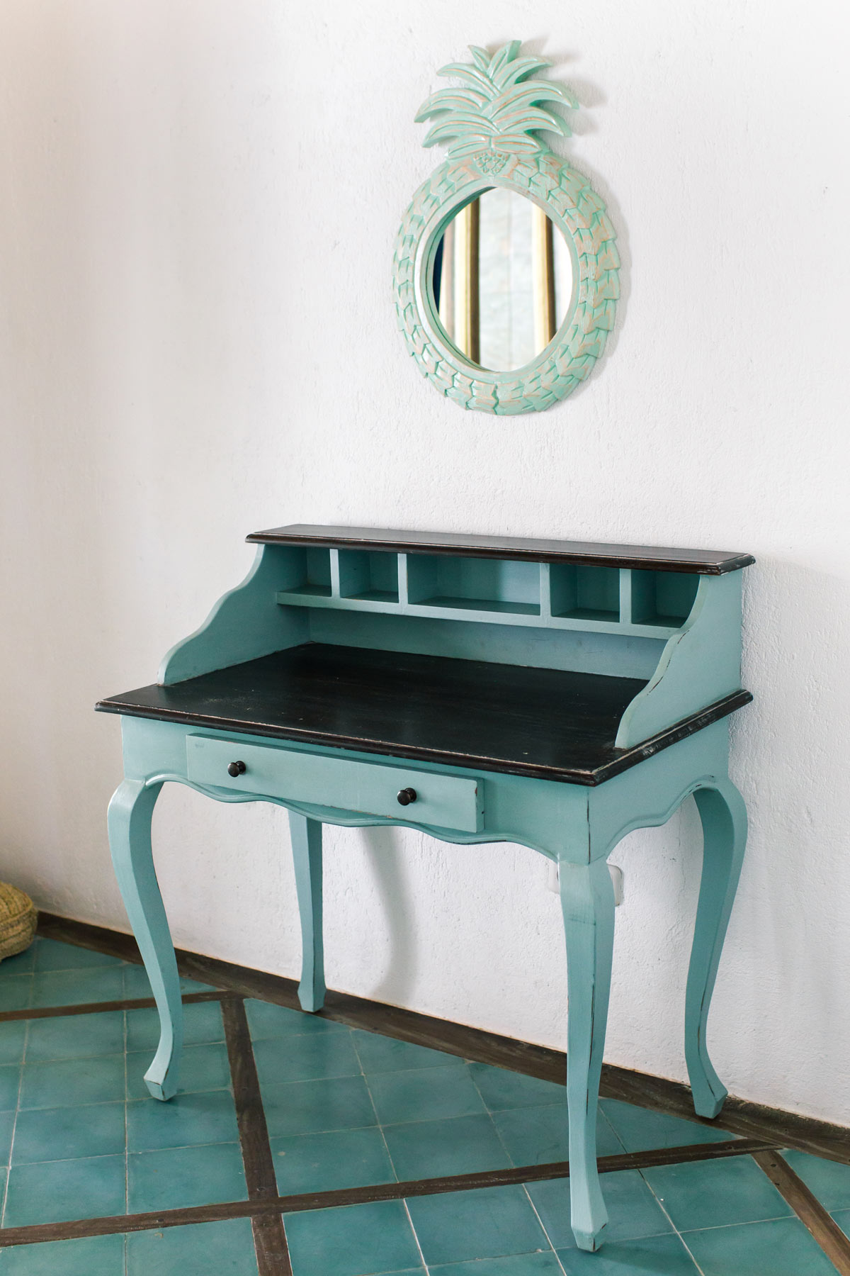 console style shabby repeint en bleu clair