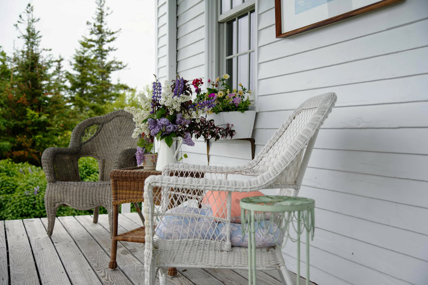 terrasse shabby chic avec petit salon et table en osier