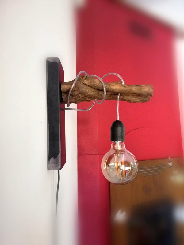 lampe DIY avec morceau de bois et ampoule