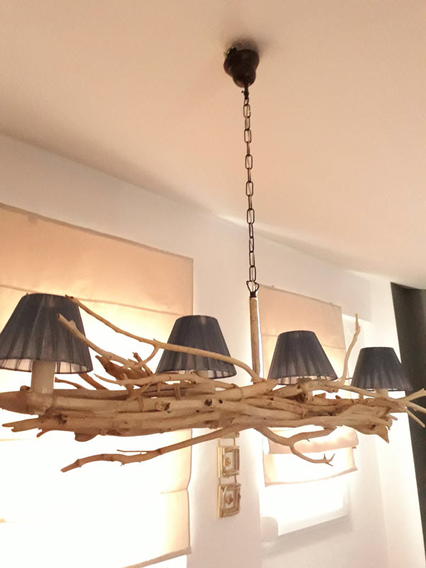 lustre DIY avec branches de bois