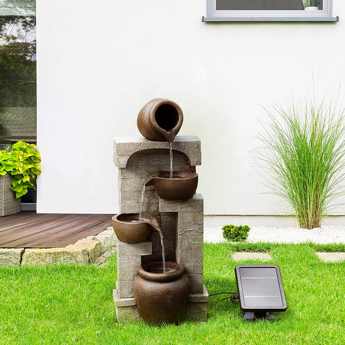 fontaine en pierre pour embellir le jardin