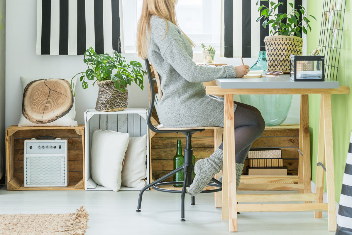 meubler sa maison avec de simples caisses en bois