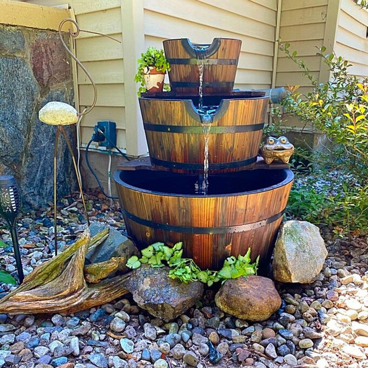 Une fontaine de jardin DIY