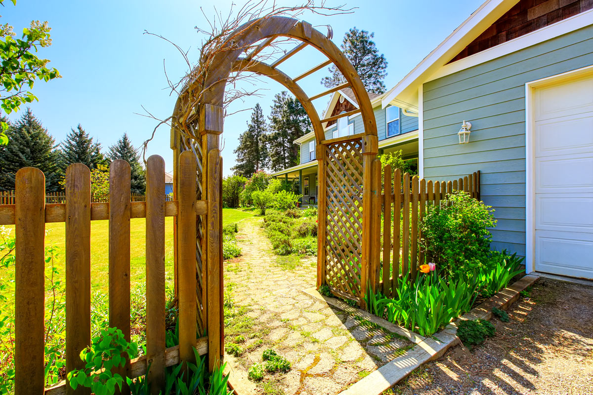 Arche en bois jardin.