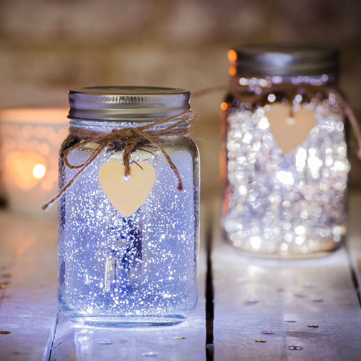 Lanternes DIY avec des bocaux en verre.