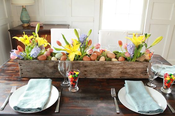 Centres de table de Pâques avec des palettes