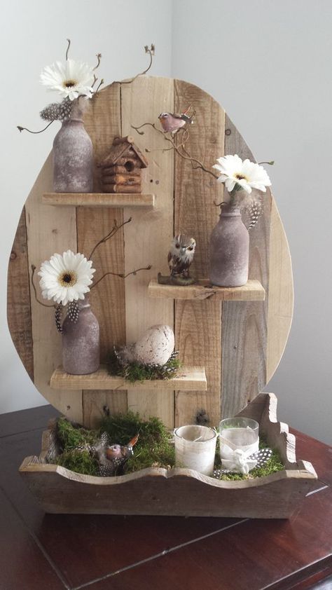 Décoration de Pâques dans le style Shabby Chic avec des palettes en bois.