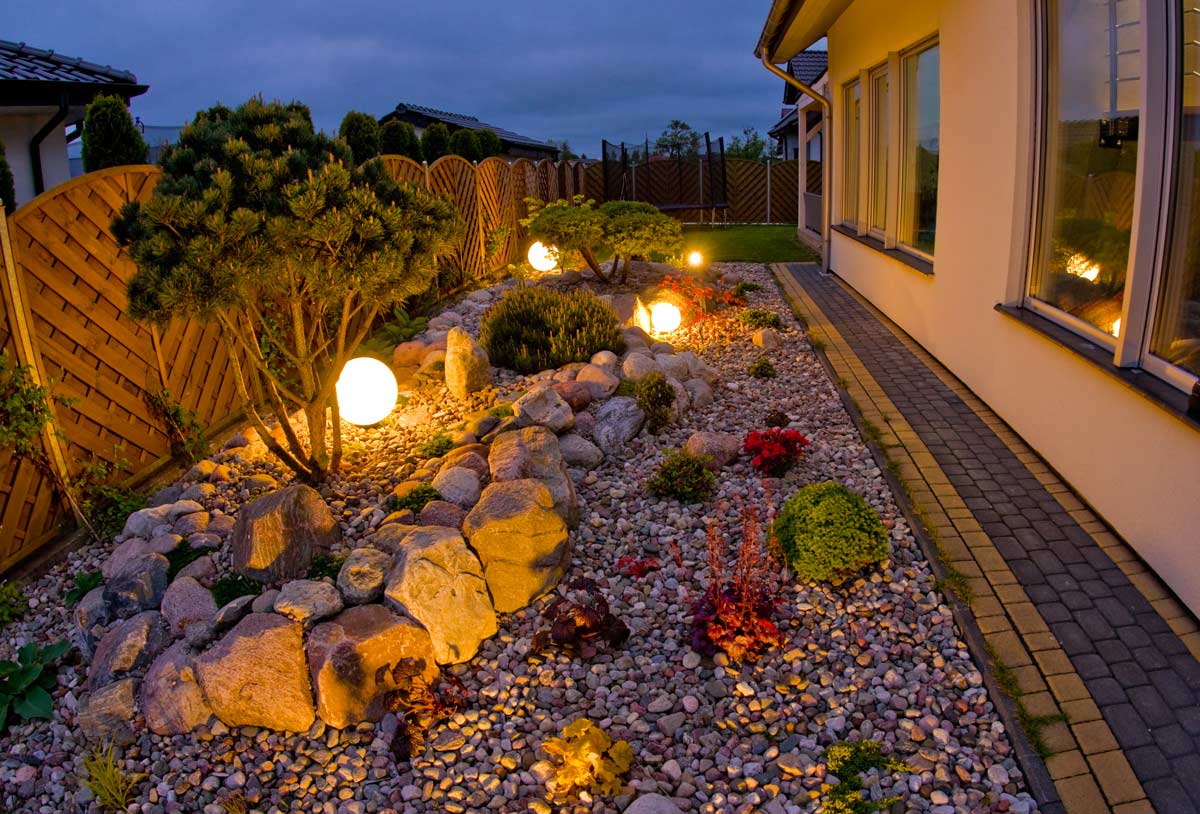 Concevoir un bon éclairage pour le jardin et les parterres de fleurs