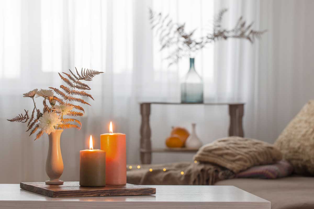 décorer le salon en hiver avec des bougies