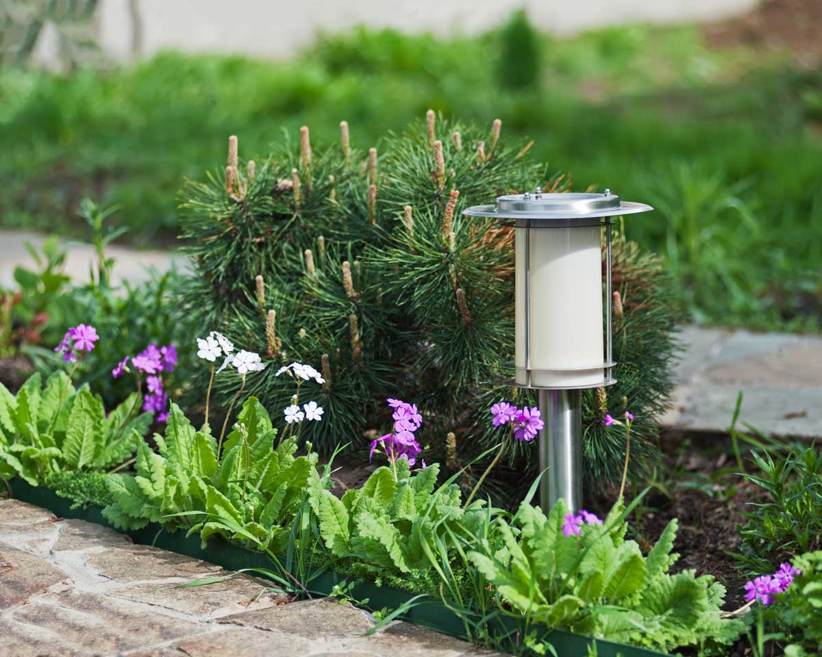 Éclairage solaire de jardin