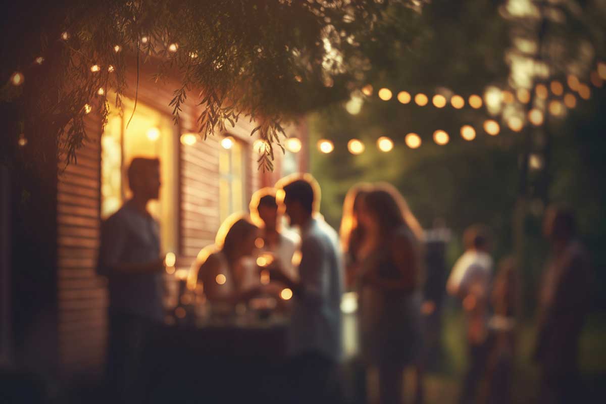 Soirée d'été sur la terrasse.