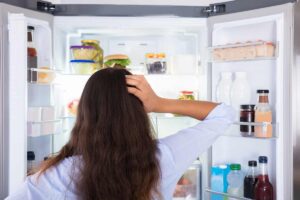 rangement aliments dans réfrigérateur