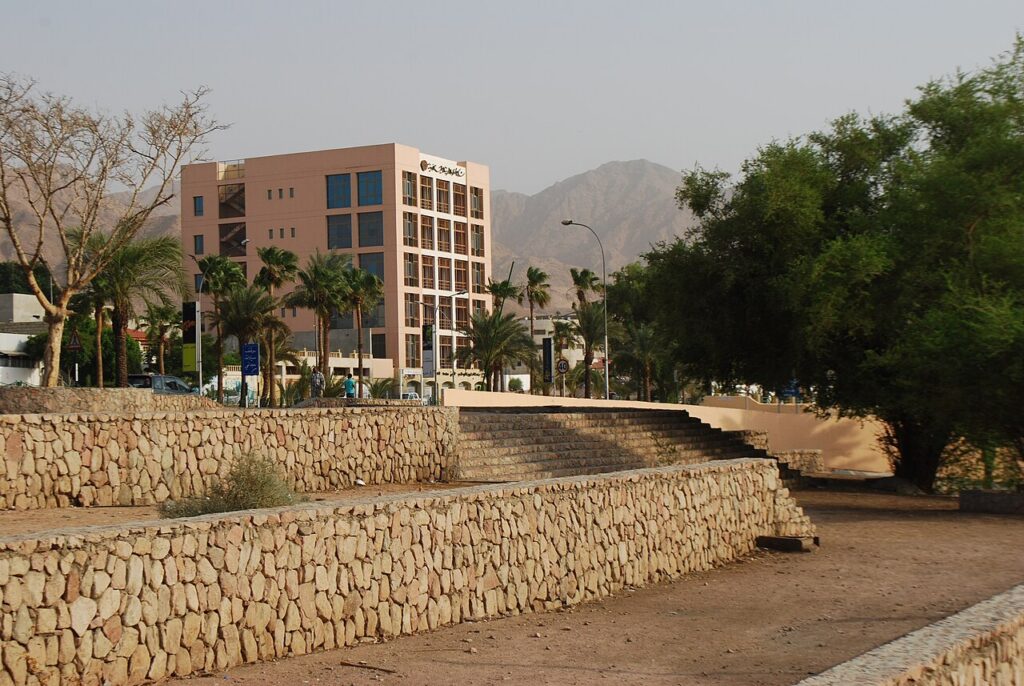 20 idées pour revêtir de pierres le mur de la télé! Laissez - Aqaba : environs du fort, sur le boulevard côtier.