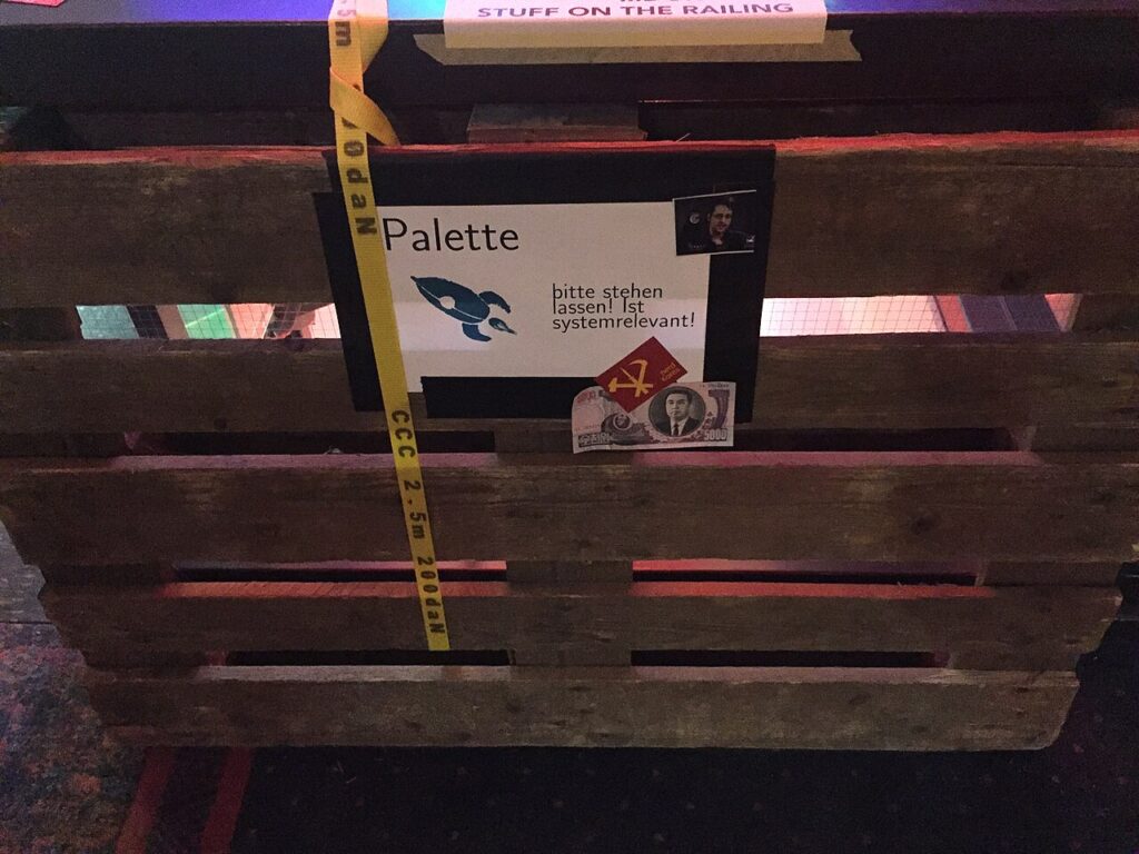 20 créations en bois de palettes pour ranger à la maison! Laissez - systemrelevant Pallet at 33C3