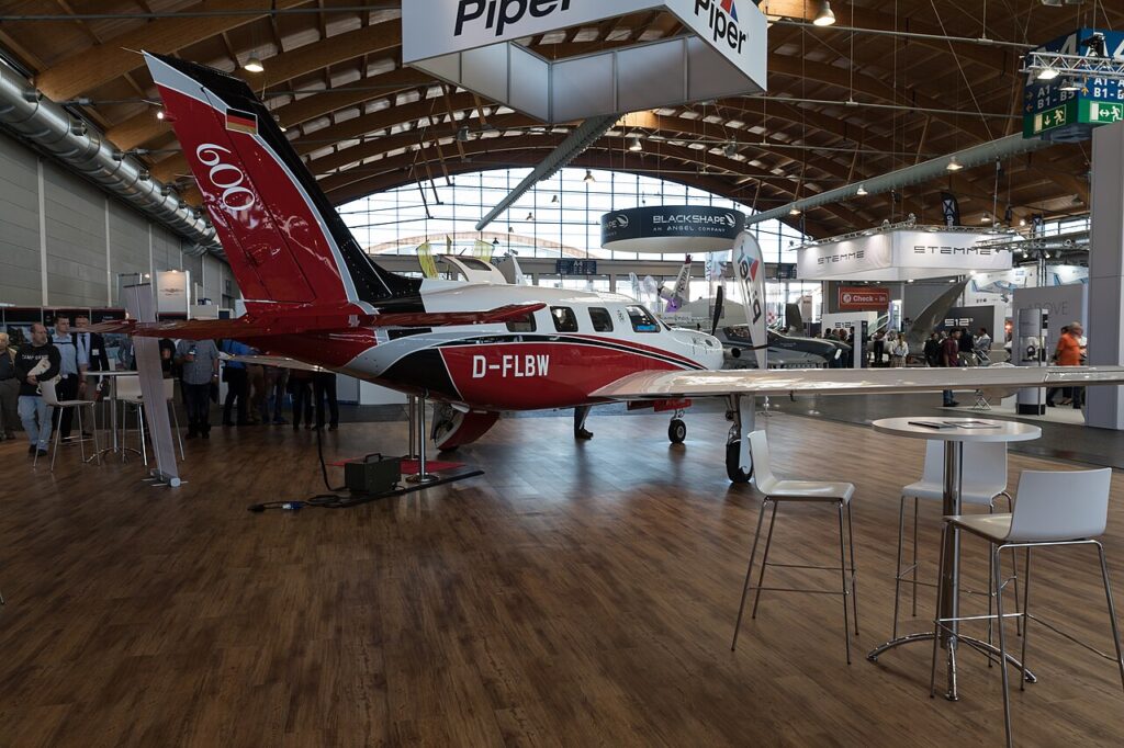 Les chaises vintage qui décorent votre intérieur avec style - AERO Friedrichshafen 2018