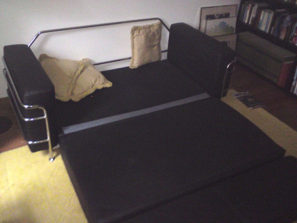 Invités surprise ? Le canapé convertible Ikea est votre sauveur ! - Canapé-lit
