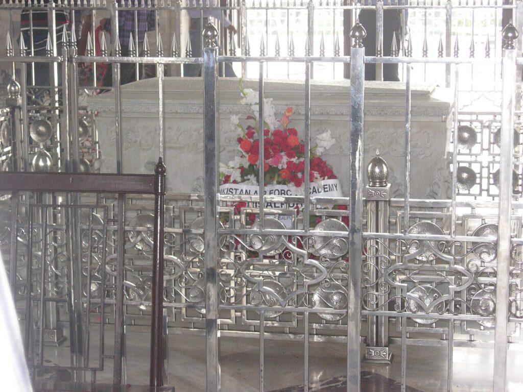 Des marque - Ceci est une une image d'un monument du Pakistan identifié par le numéro