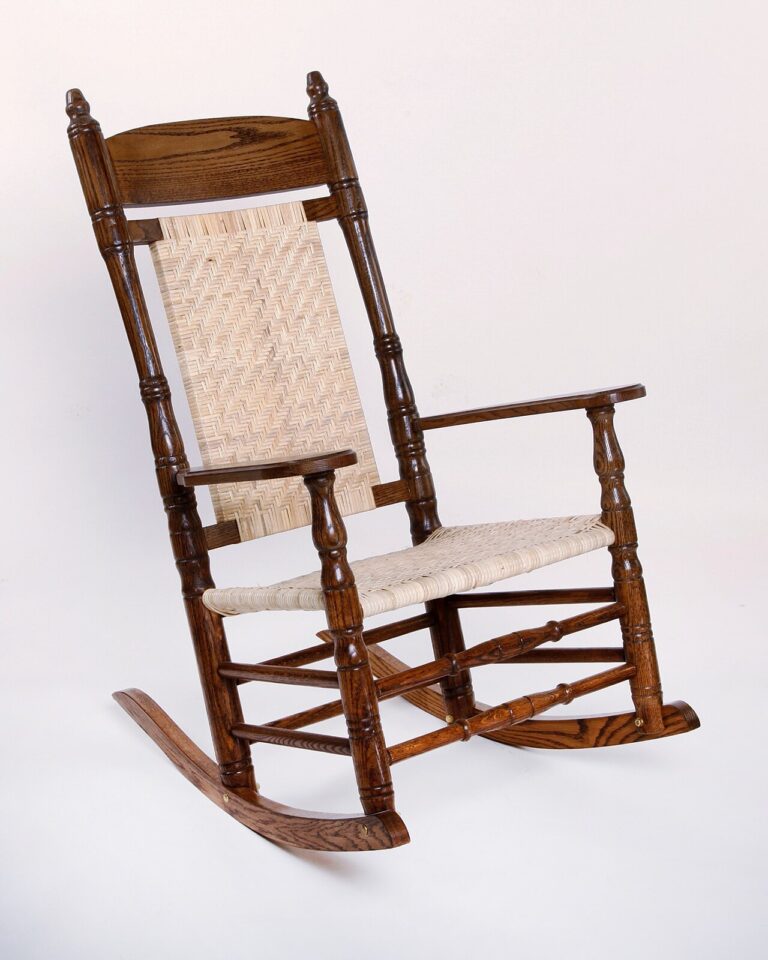 Un fauteuil à bascule pour la déco : 10 inspirations pour un siège relaxant