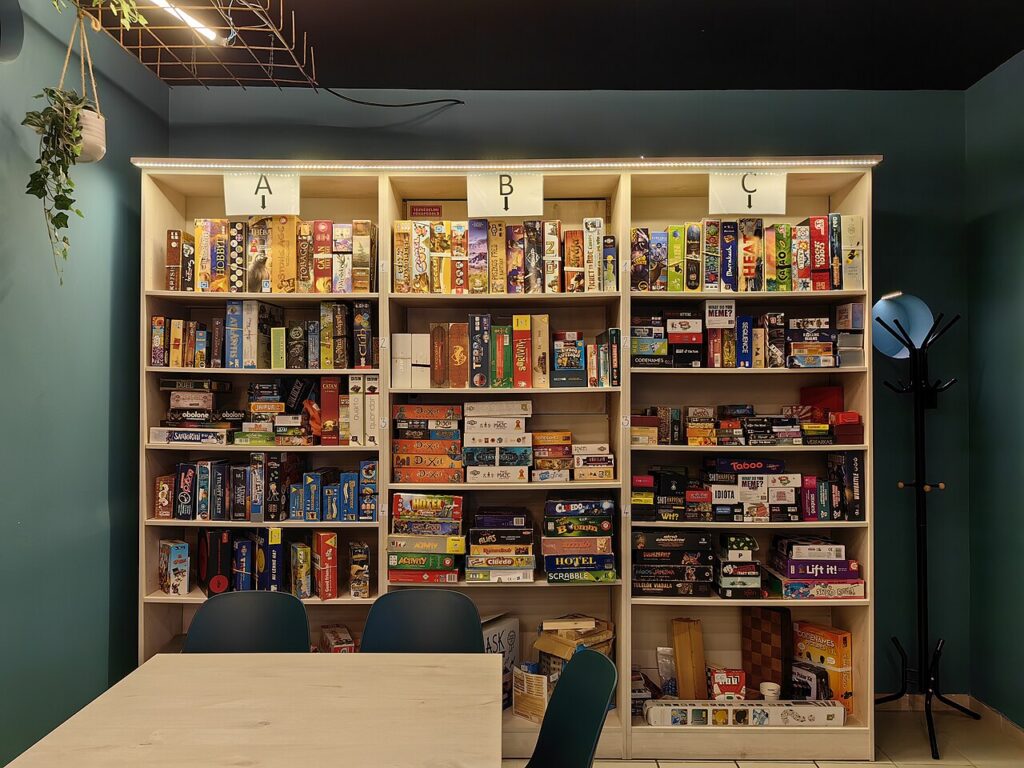 Des étagères Ikea pour organiser au mieux sa cuisine - Budapest, Katona József utca 21, GameUp Pub 2