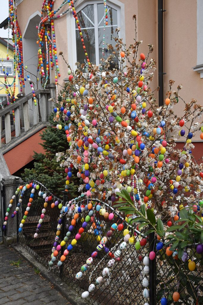 Arbre de Pâques - Easter eggs in Austria