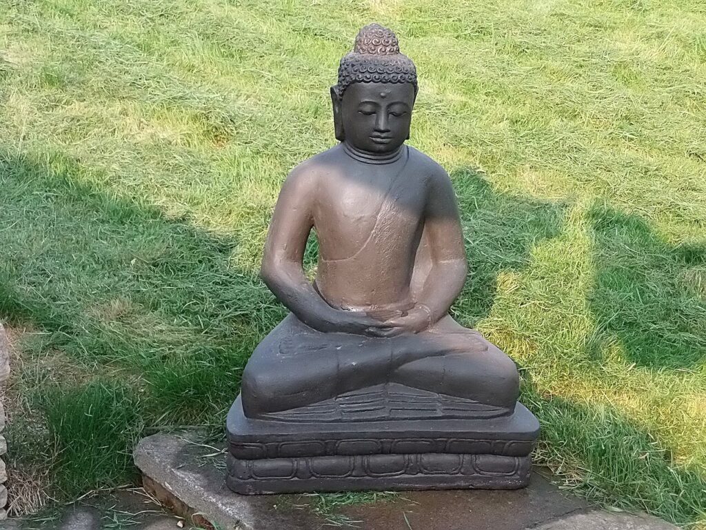 DIY - A grc large Buddha statue garden ornament from www.homegiftsgarden.com