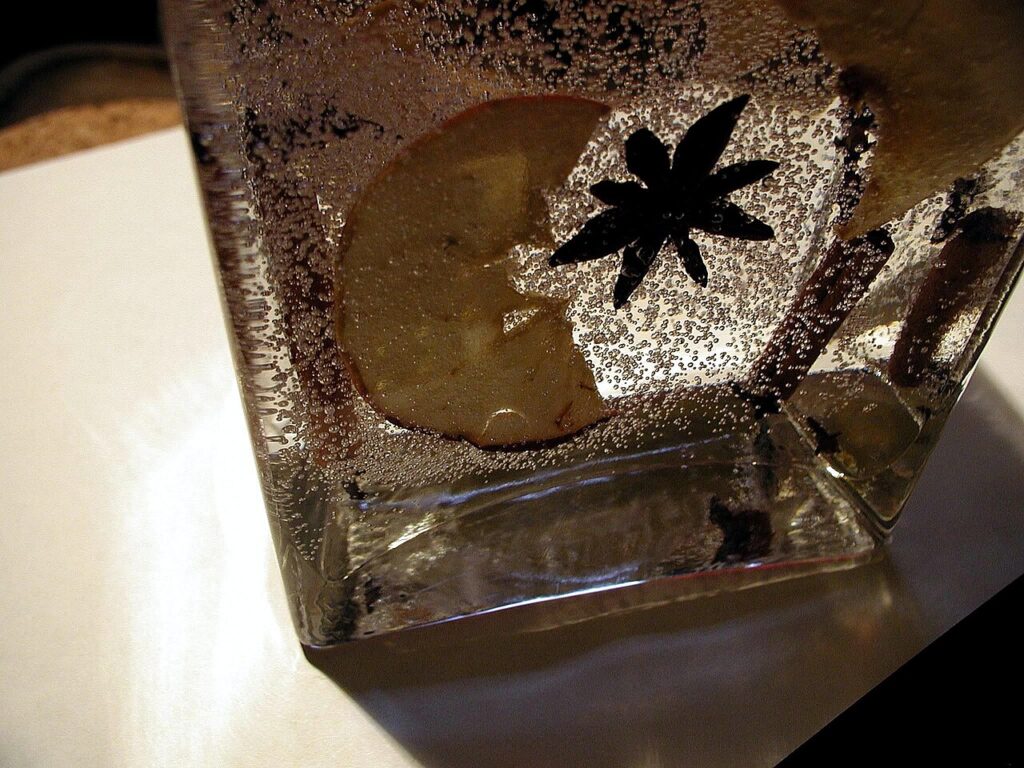 Voici 20 idées déco avec bougies et palettes! Laissez - Image title: Gel candle Image from Public domain images website, http://www.public-domain-imag