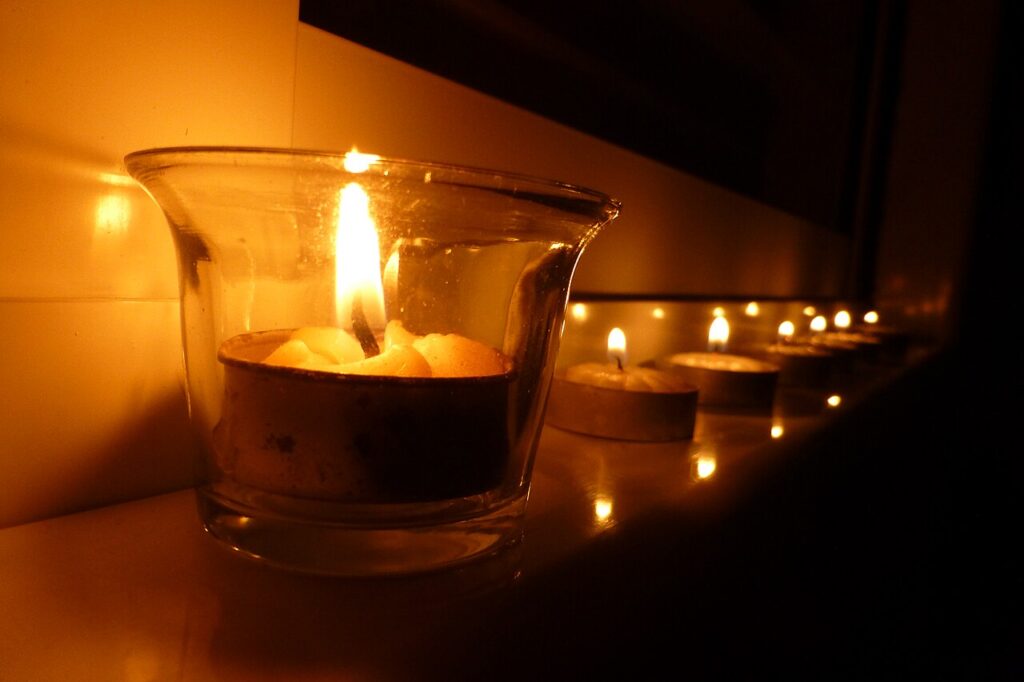 13 décorations d’hiver DIY pour une maison sublime! Inspirez - Hanukkah candles
