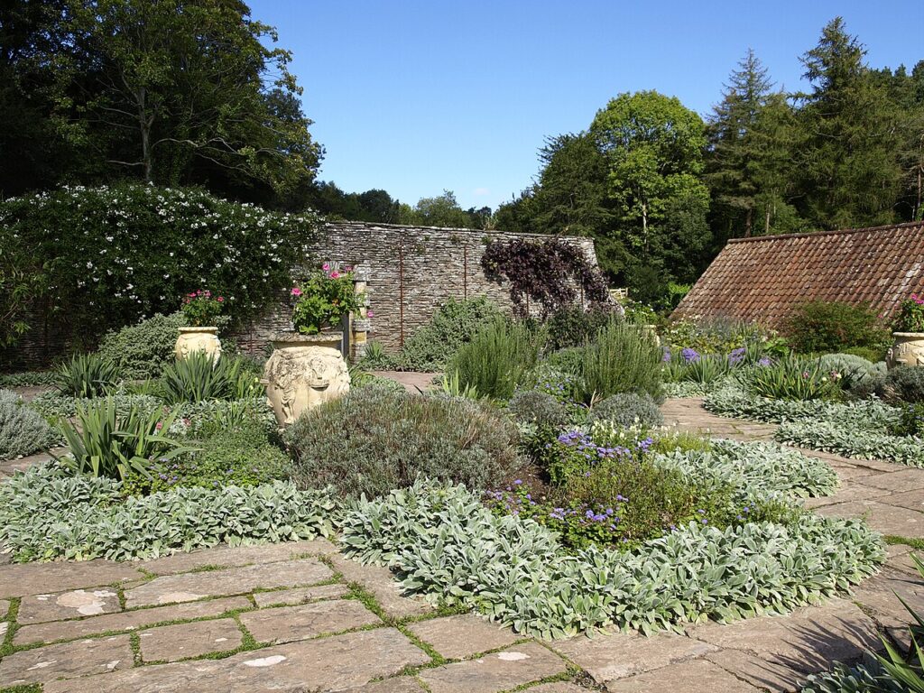 Déco mur extérieur jardin - Hestercombe Gardens, Taunton, Somerset, UK. Designed by Sir Edward Lutyens and established in 1904-08.