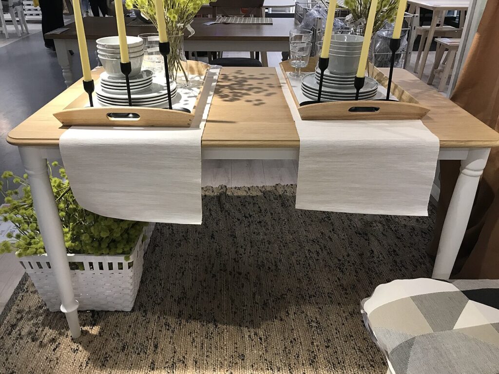 20 façons de voir les étagères « Kallax » de chez « IKEA »! Jetez donc un coup d’oeil… - IKEA yemek masası, Forum İstanbul, Bayrampaşa, Türkiye.