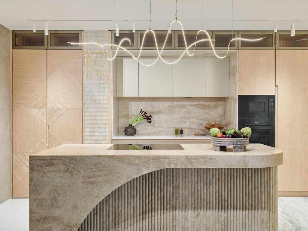 27 idées créatives pour recycler vos vieux ustensiles de cuisine! Laissez - Interior views of the FAURA showroom in Westminster, London, showing conte