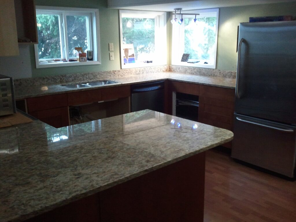 Catalogue Lidl semaine prochaine - Almost complete. The granite countertops are in.