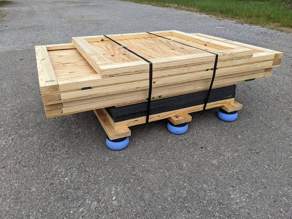 20 idées pour réussir sa compo avec des cagettes en bois! Laissez - A "knocked down" wooden export crate.