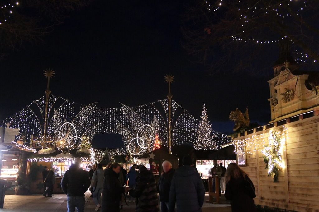 Des caisses en bois pour une déco Noel originale! 16 idées inspirantes… - Ludwigsburger Barock-Weihnachtsmarkt 2024 auf dem Marktplatz (Ludwigsburg) m