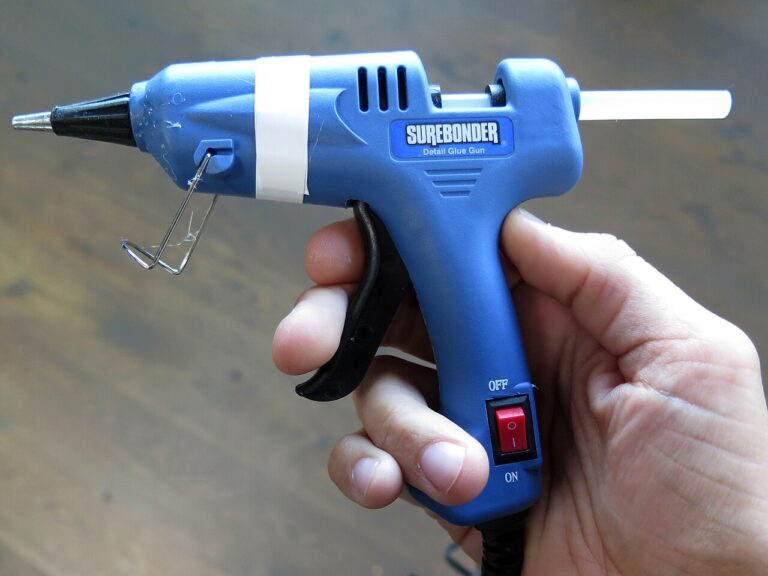 DIY avec pistolet à colle chaude! 16 idées créatives + Tuto (vidéo)…