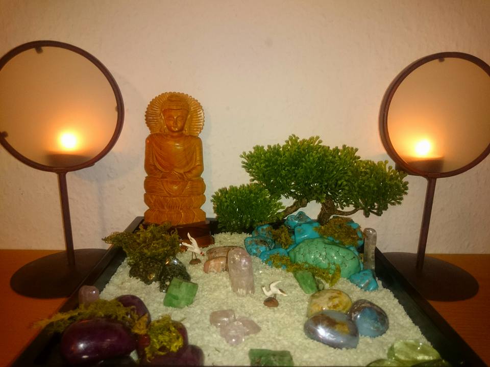7 idées éblouissantes pour transformer votre jardin rocailleux en un vrai chef - Miniature Rock Garden for Home with Buddha Statue, Bonsai Tree and Ge