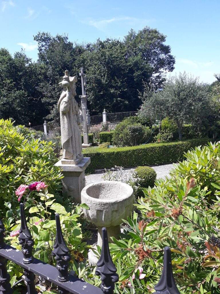 15 idées originales pour poser les dalles de jardin! Laissez - Sanabria Way of Saint James, Puxallos, Lalin, Pontevedra province, Galicia, Spain.