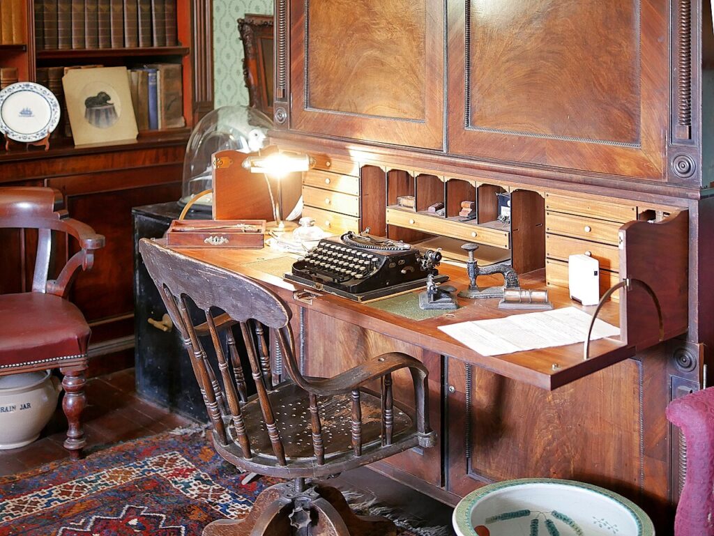Bureau Mezzanine! 17 idées déco pour vous inspirer… - Scolton Manor, study, home office