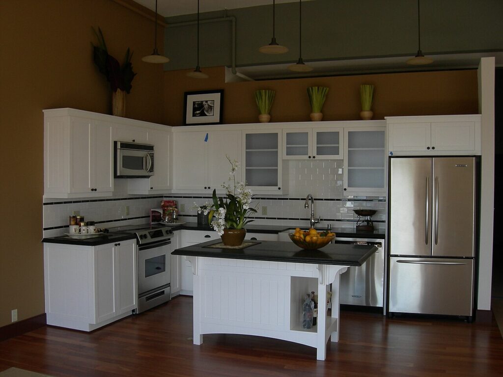 Découvrez le secret caché des vieux citrons - Kitchen of an apartment in the former Queen Anne High School (built 1909 with additions in 1929 and 1955