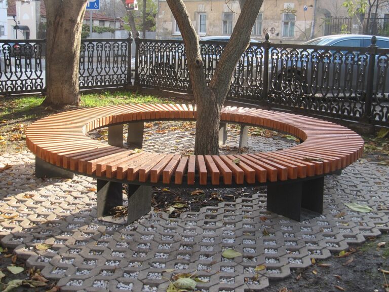 Se fabriquer un banc autour d’un arbre pour être toujours à l’ombre! 18 idées inspirantes…